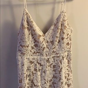 Lulu’s lace midi dress